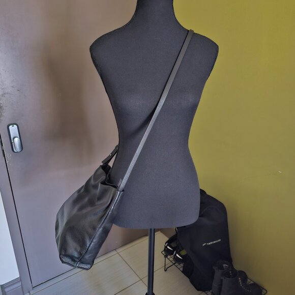 Samuel Ashley Poppy Leather Crossbody Bag - 2024 - Pebbled Black - Picture 3 of 16